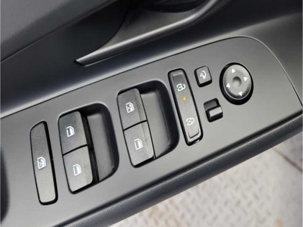 HYUNDAI Avante - Vista 9