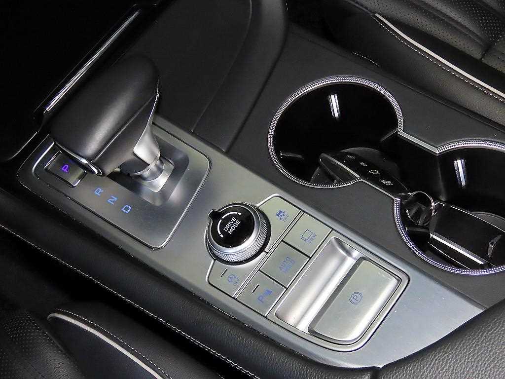 Genesis G70 - Vista 12