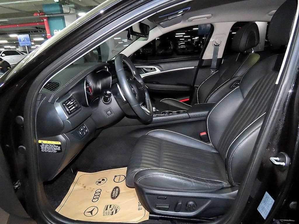 Genesis G70 - Vista 6