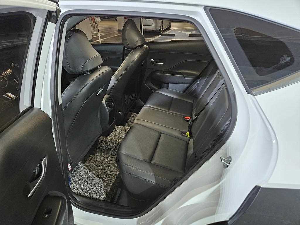 HYUNDAI Kona - Vista 7