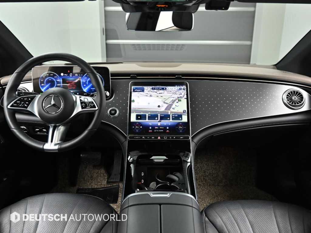 Mercedes Benz EQE - Vista 7