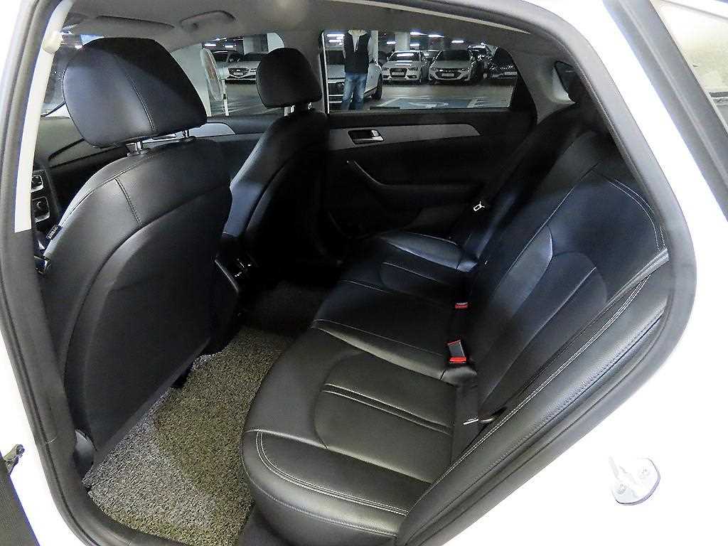 HYUNDAI Sonata - Vista 7