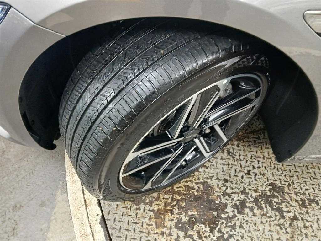 Genesis G80 2025 Gris - Importación desde Corea - HF Imports Iquique - Foto 20