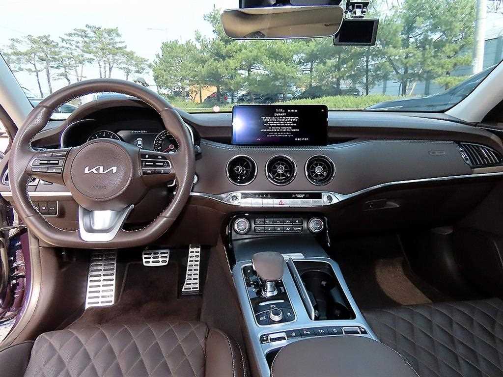 KIA Stinger - Vista 7