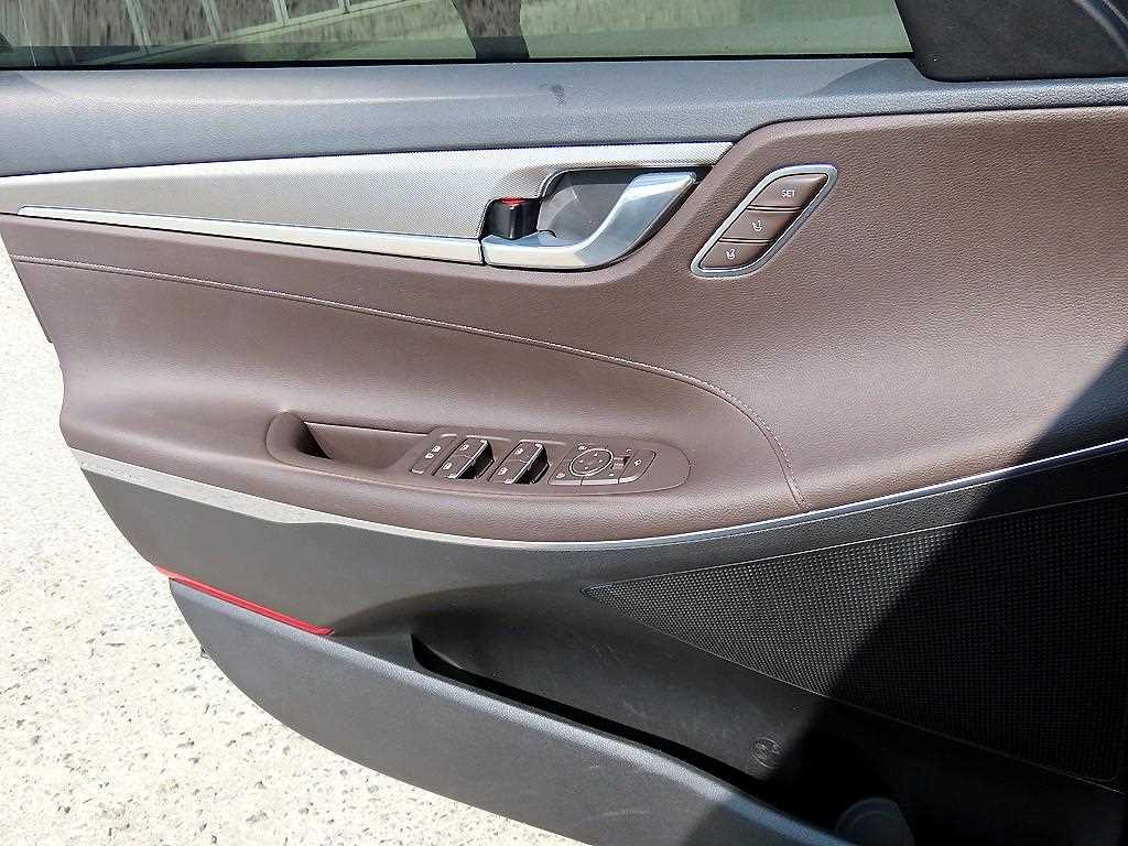 HYUNDAI Grandeur - Vista 11