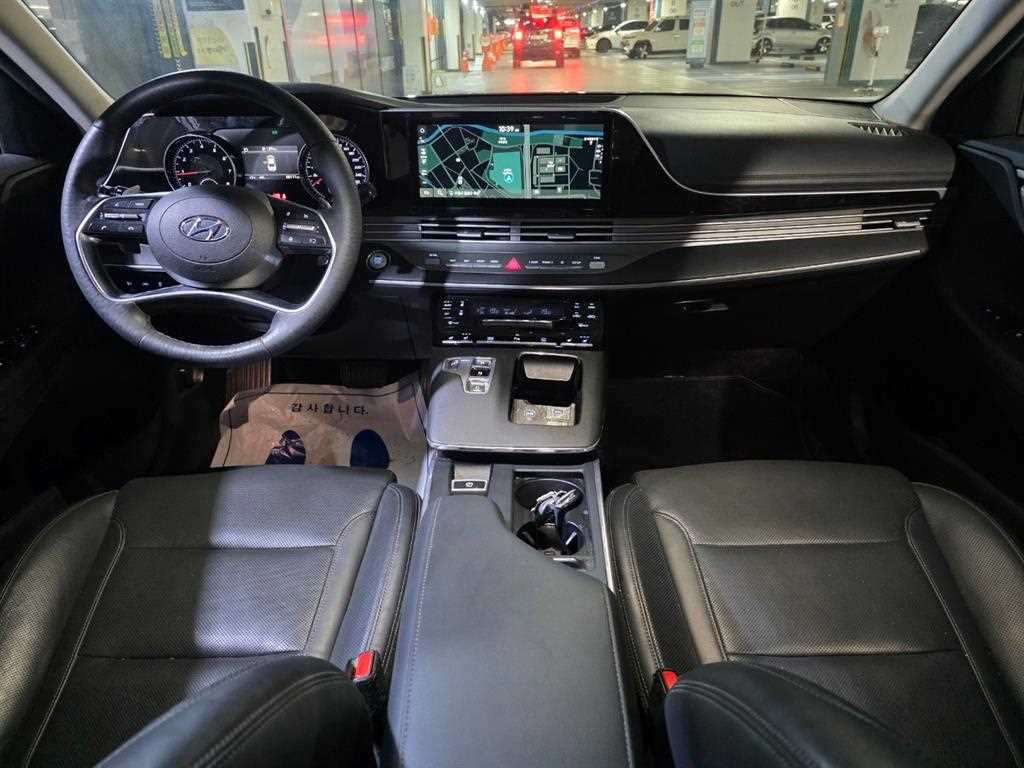 HYUNDAI Grandeur - Vista 8