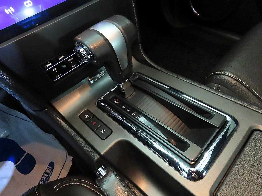 Ford Mustang - Vista 12