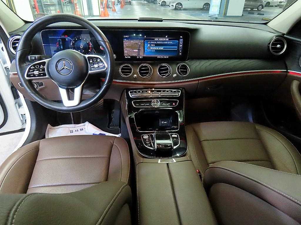 Mercedes Benz E class - Vista 10