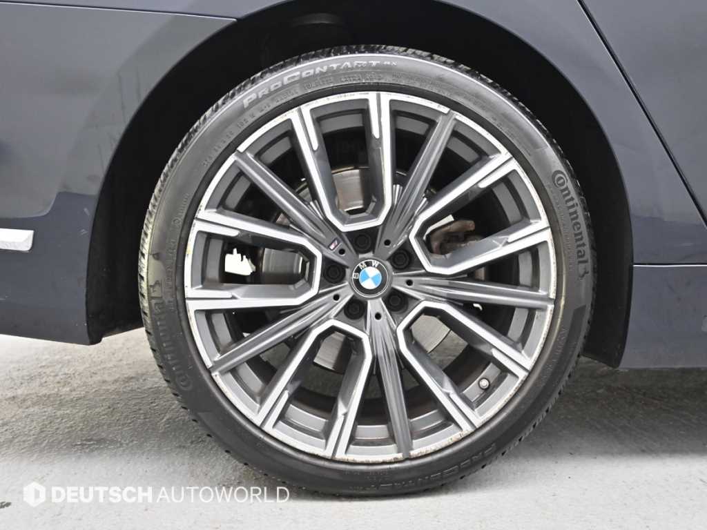 BMW 7 Series - Vista 5