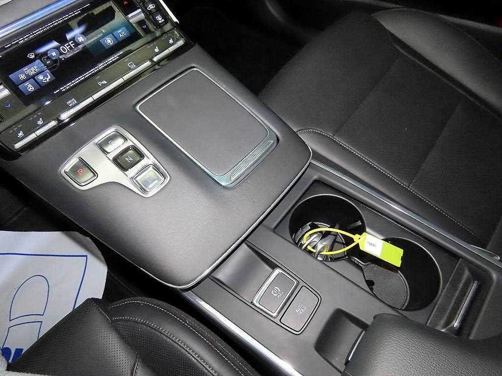 HYUNDAI Grandeur - Vista 12