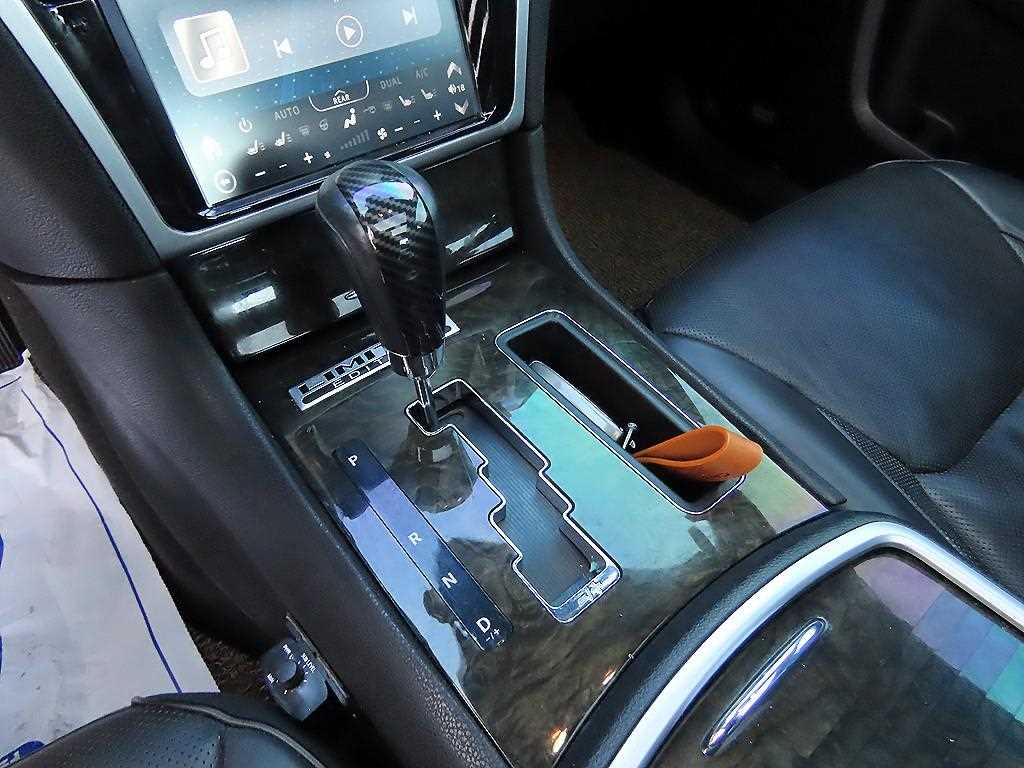 Chrysler 300C - Vista 10