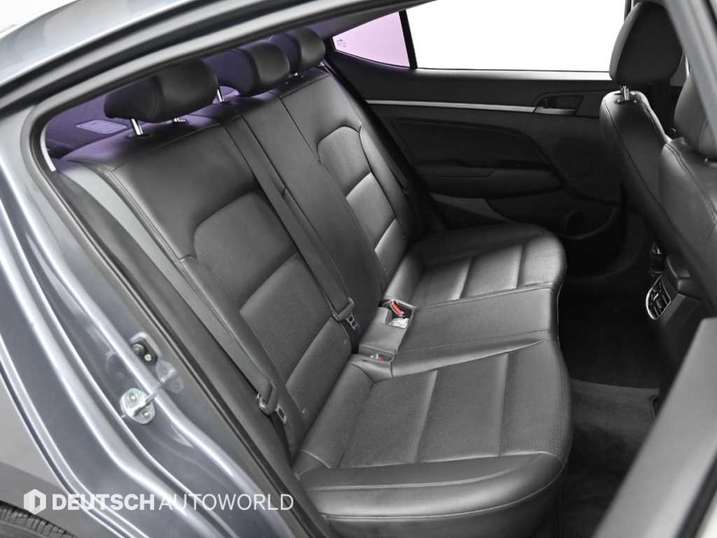 HYUNDAI Avante - Vista 12