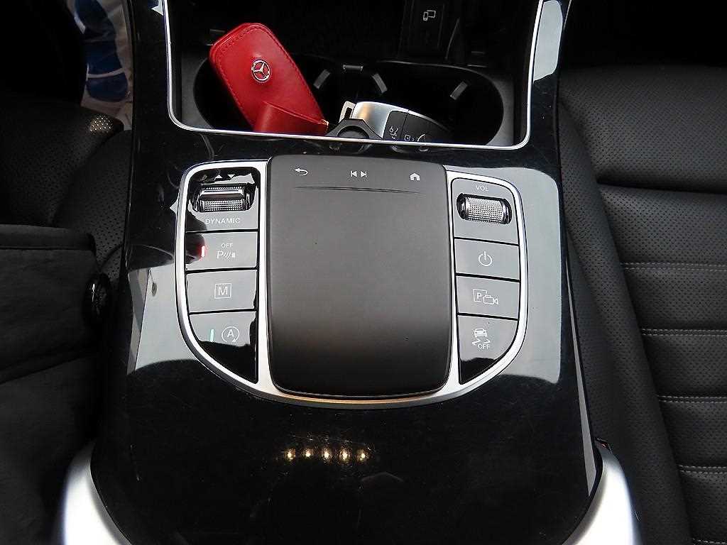 Mercedes Benz GLC Class - Vista 12