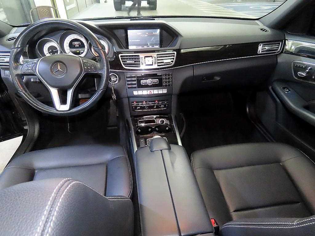 Mercedes Benz E class - Vista 10