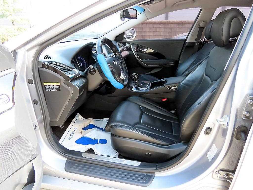 HYUNDAI Grandeur - Vista 5