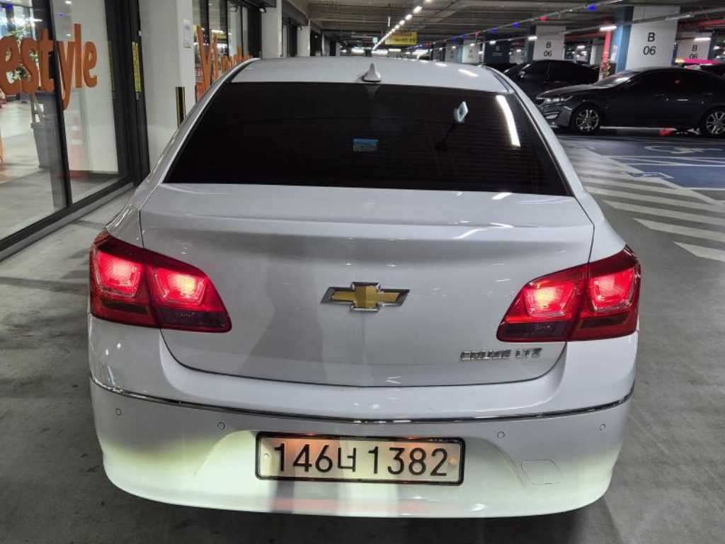 Chevrolet Cruise - Vista 5