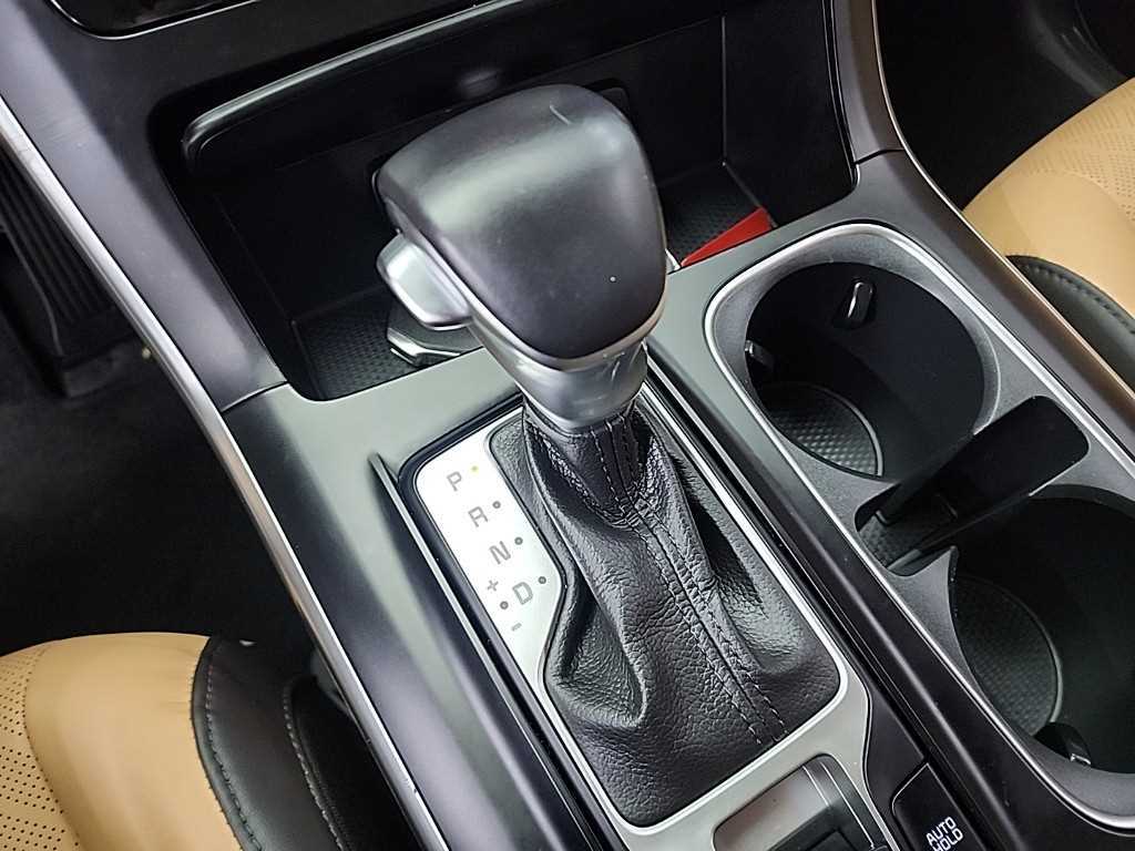 KIA Carnival - Vista 8