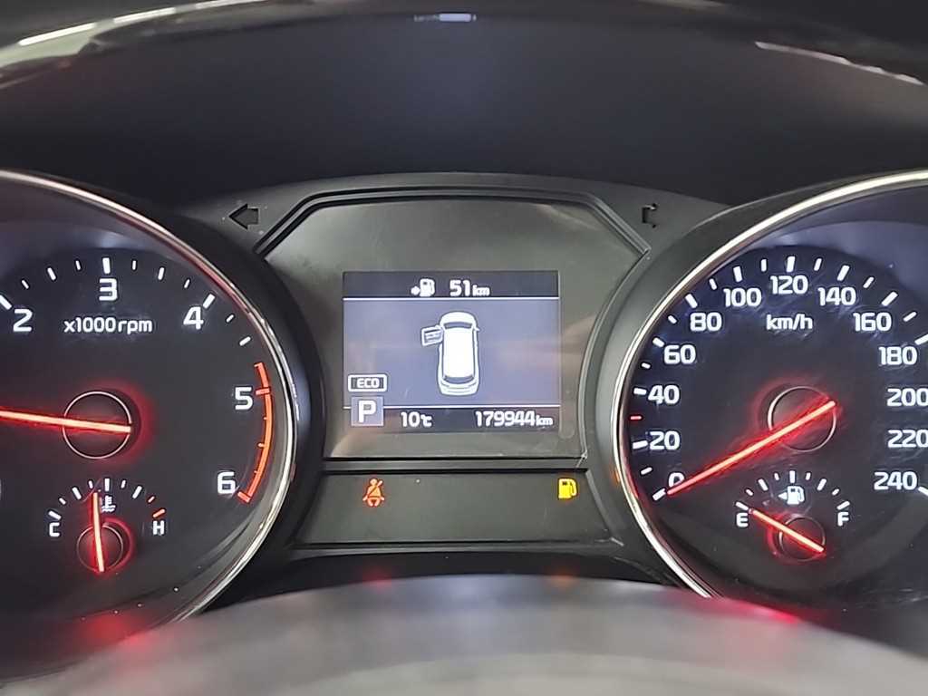 KIA Carnival - Vista 6