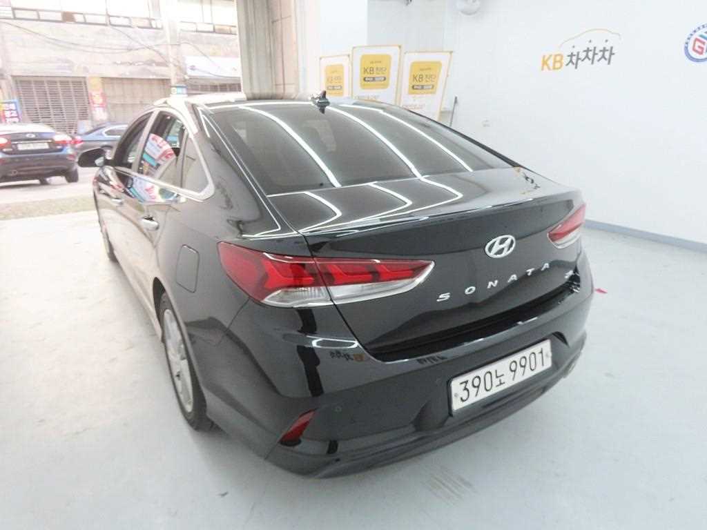 HYUNDAI Sonata - Vista 4