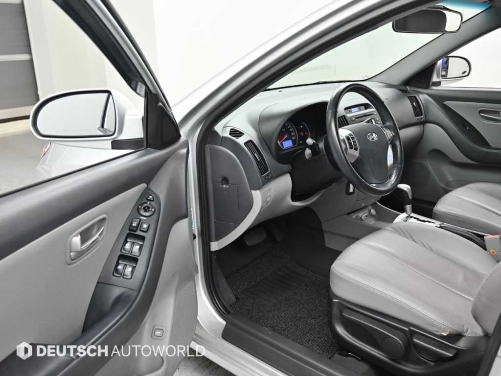 HYUNDAI Avante - Vista 11