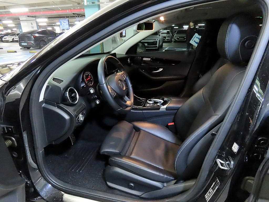 Mercedes Benz C Class - Vista 6