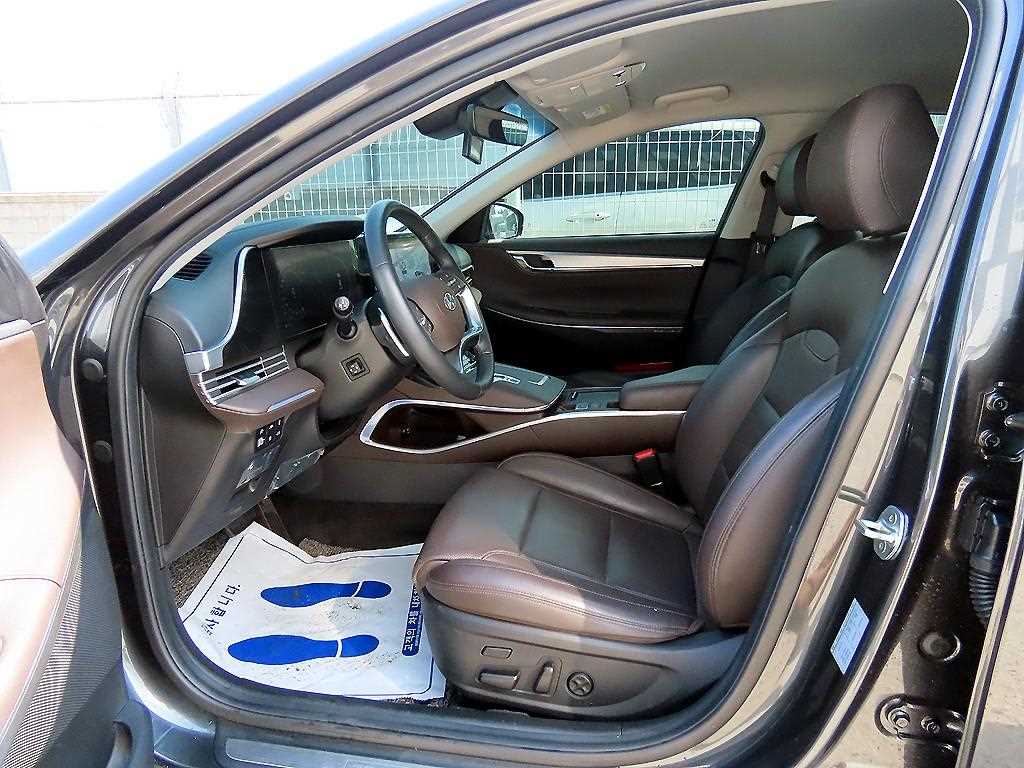 HYUNDAI Grandeur - Vista 5