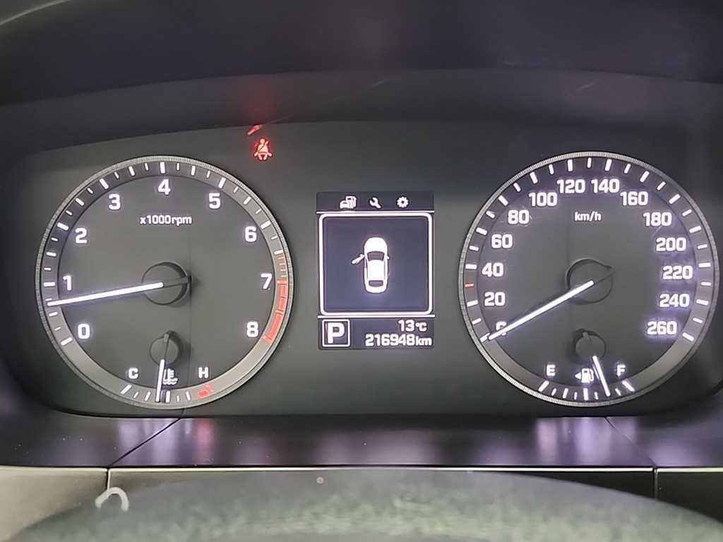 HYUNDAI Sonata - Vista 6