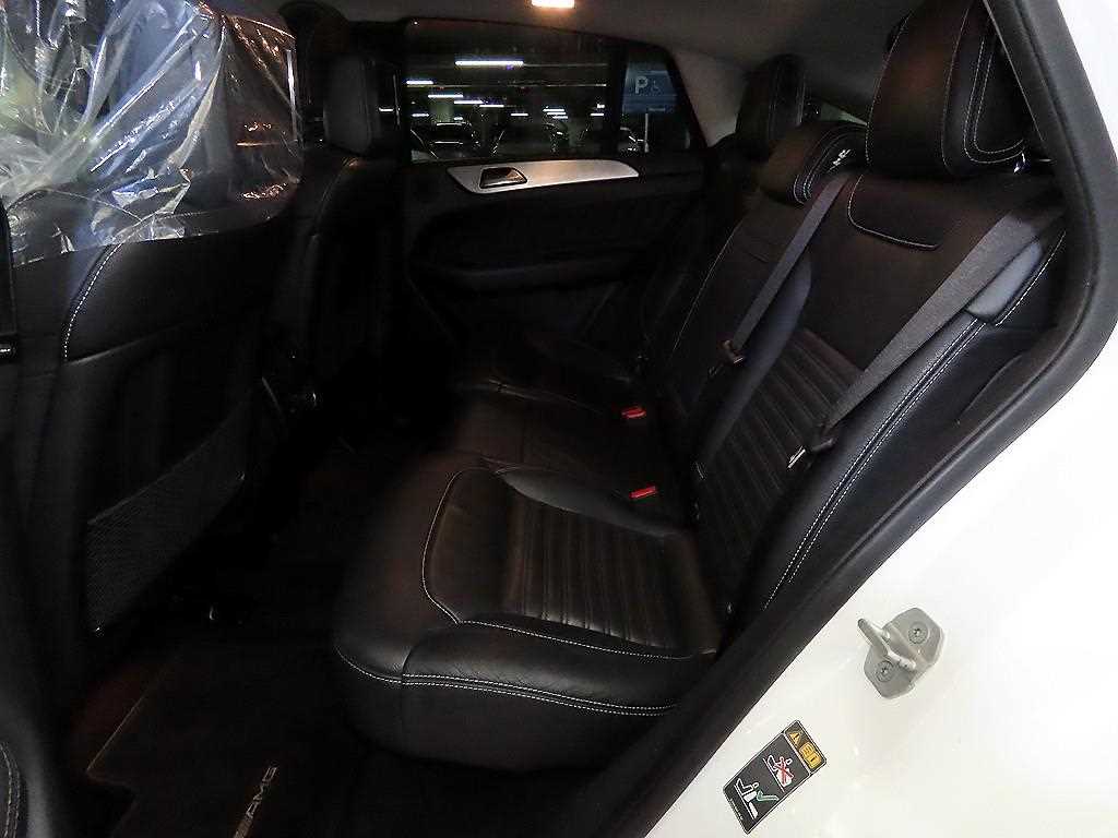 Mercedes Benz GLE Class - Vista 7