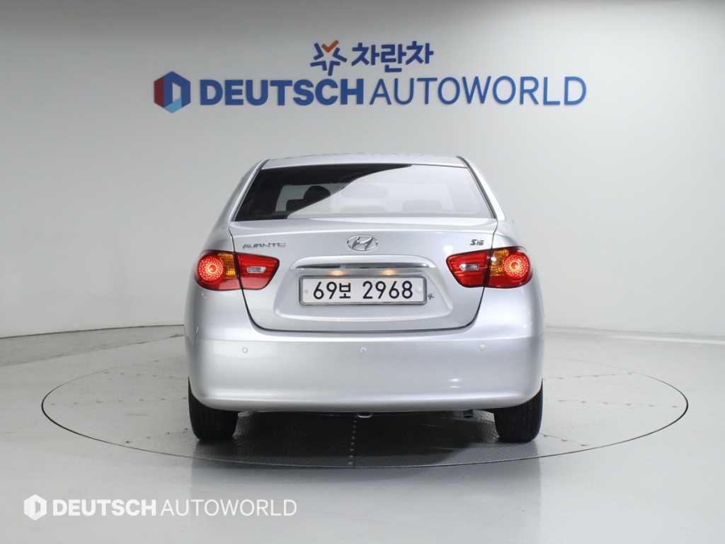 HYUNDAI Avante - Vista 4