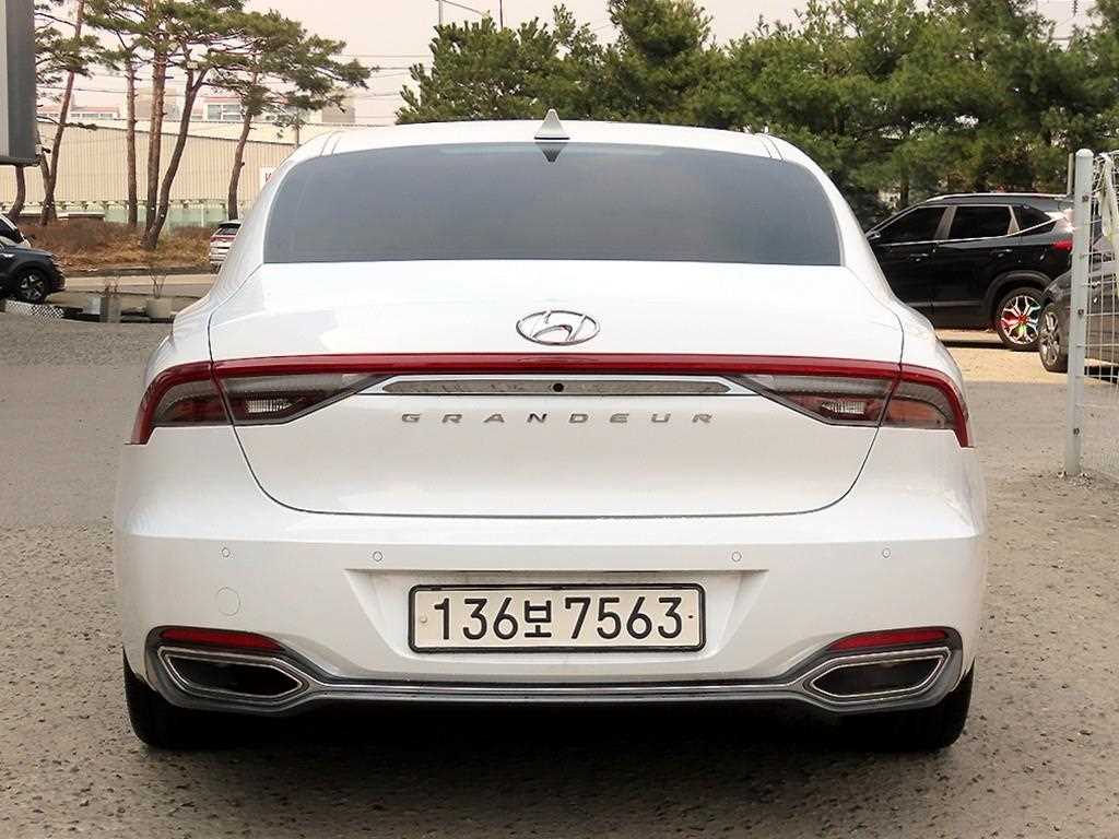 HYUNDAI Grandeur - Vista 4
