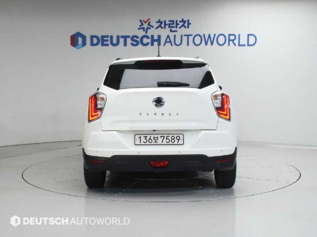 Ssangyong Tivoli - Vista 4