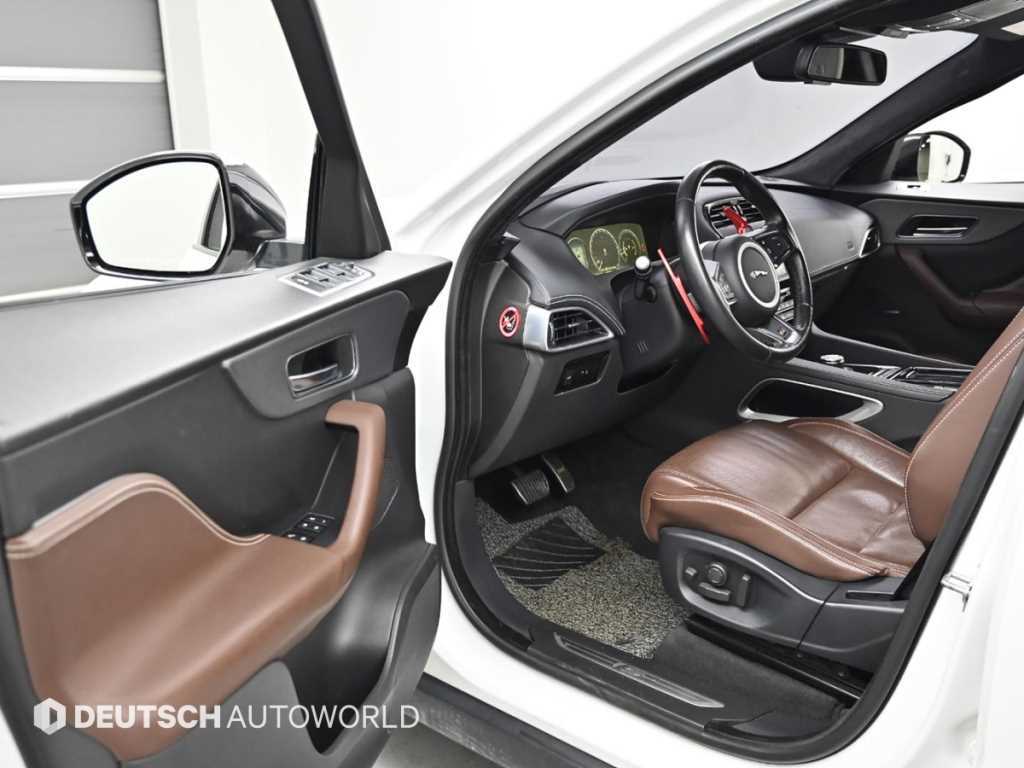 Jaguar F-PACE - Vista 11