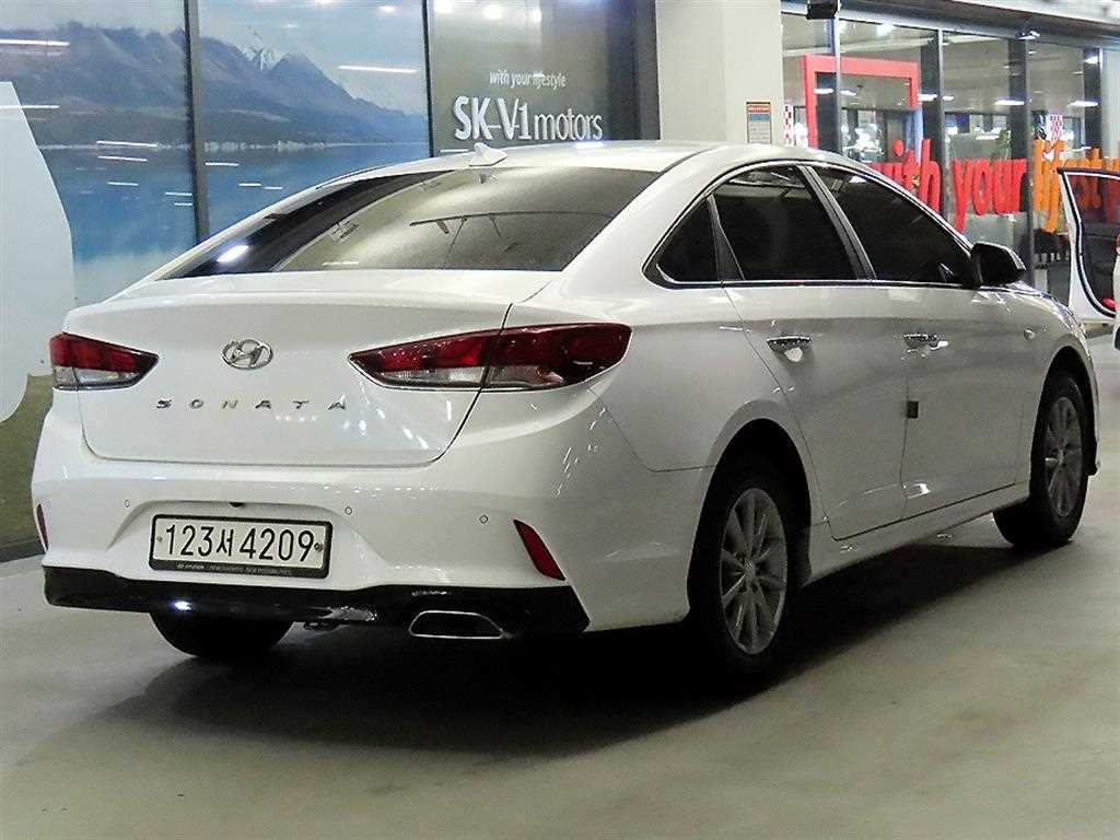 HYUNDAI Sonata - Vista 4