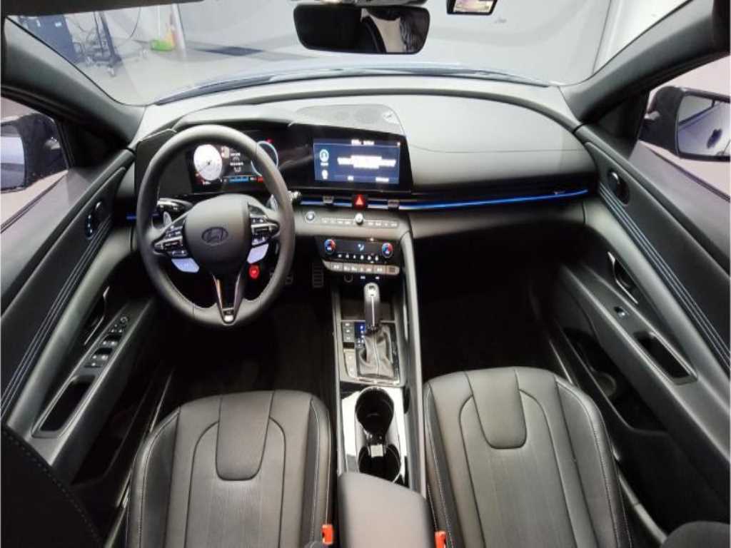 HYUNDAI Avante - Vista 11