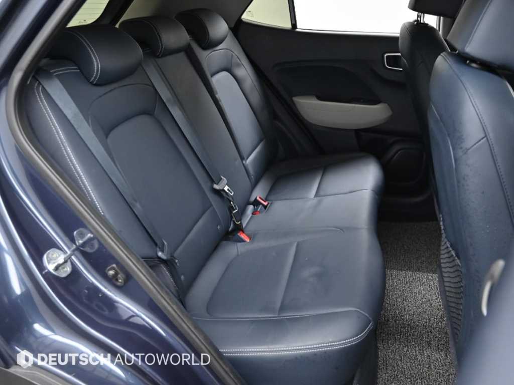 HYUNDAI Venue - Vista 12