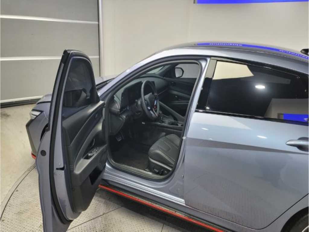 HYUNDAI Avante - Vista 6