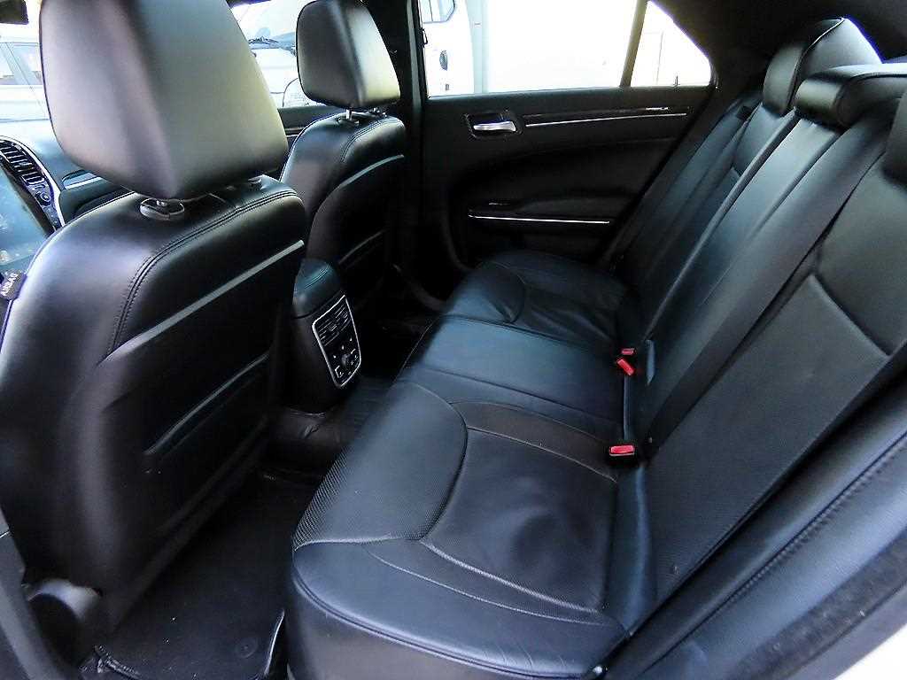 Chrysler 300C - Vista 6