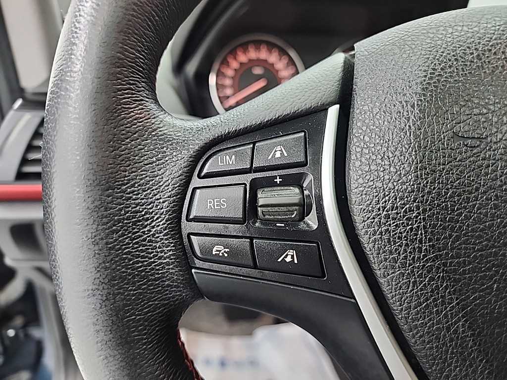 BMW 1 series 2016 Azul - Importación desde Corea - HF Imports Iquique - Foto 17