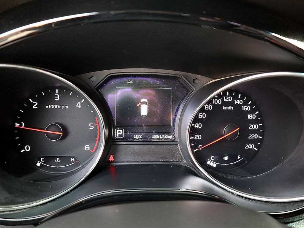 KIA Carnival - Vista 9