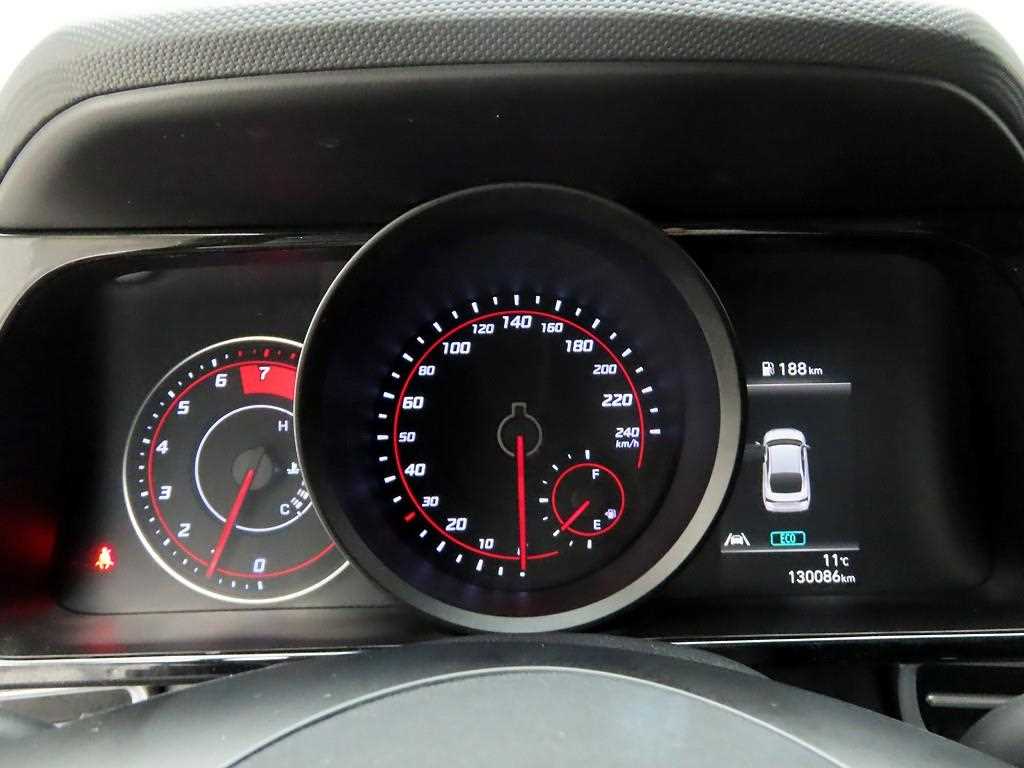 HYUNDAI Avante - Vista 5