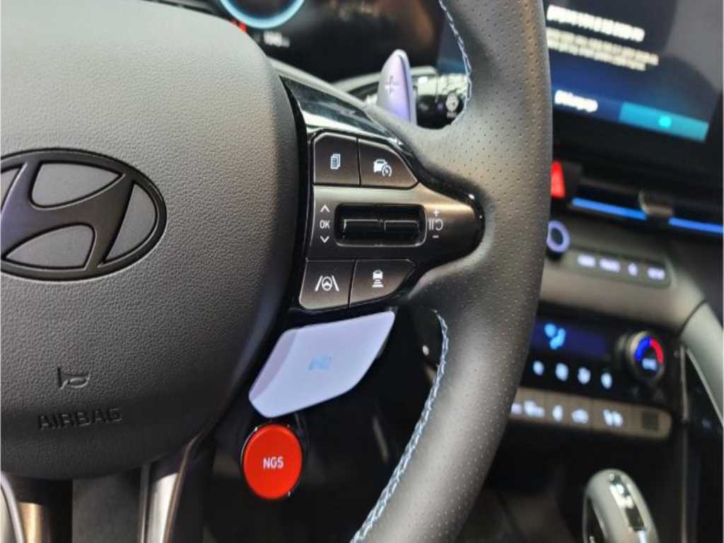 HYUNDAI Avante - Vista 12