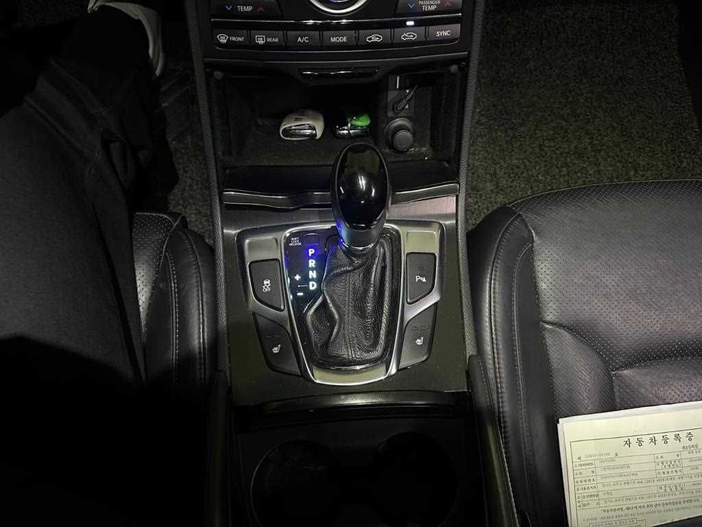 HYUNDAI Grandeur - Vista 8