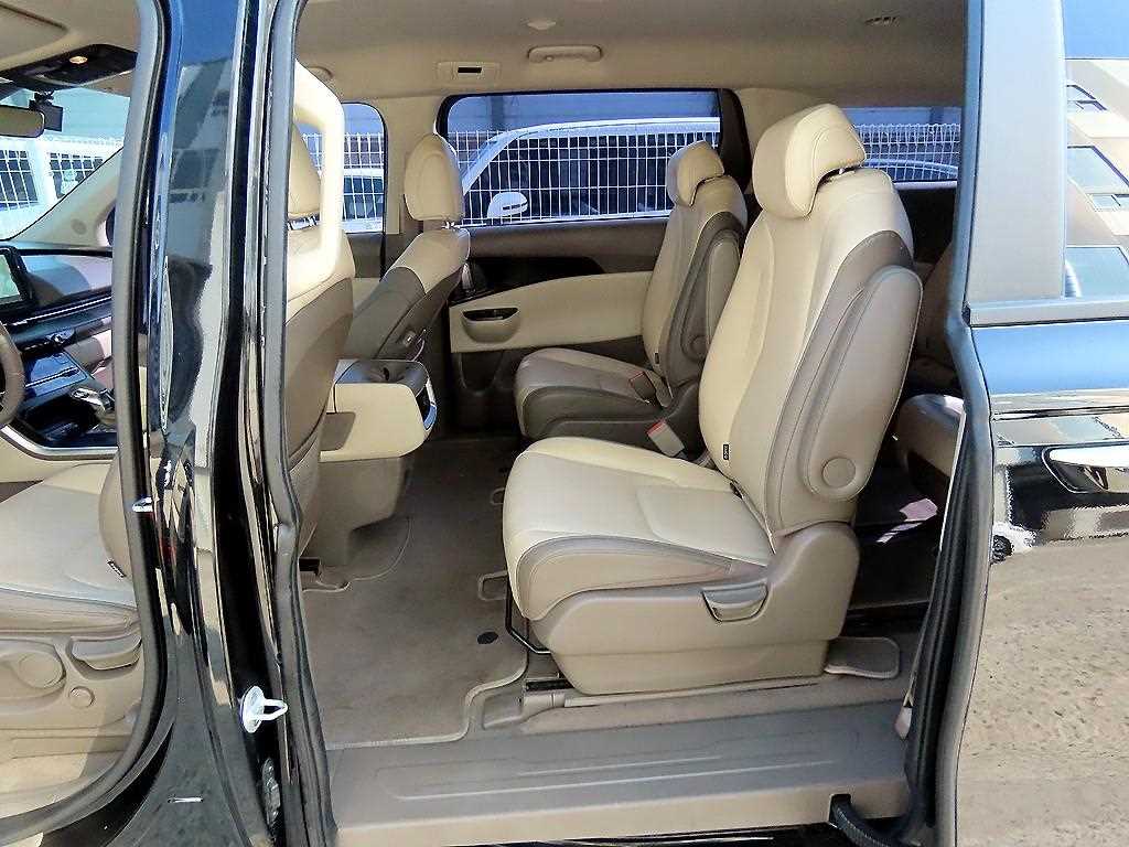KIA Carnival - Vista 6