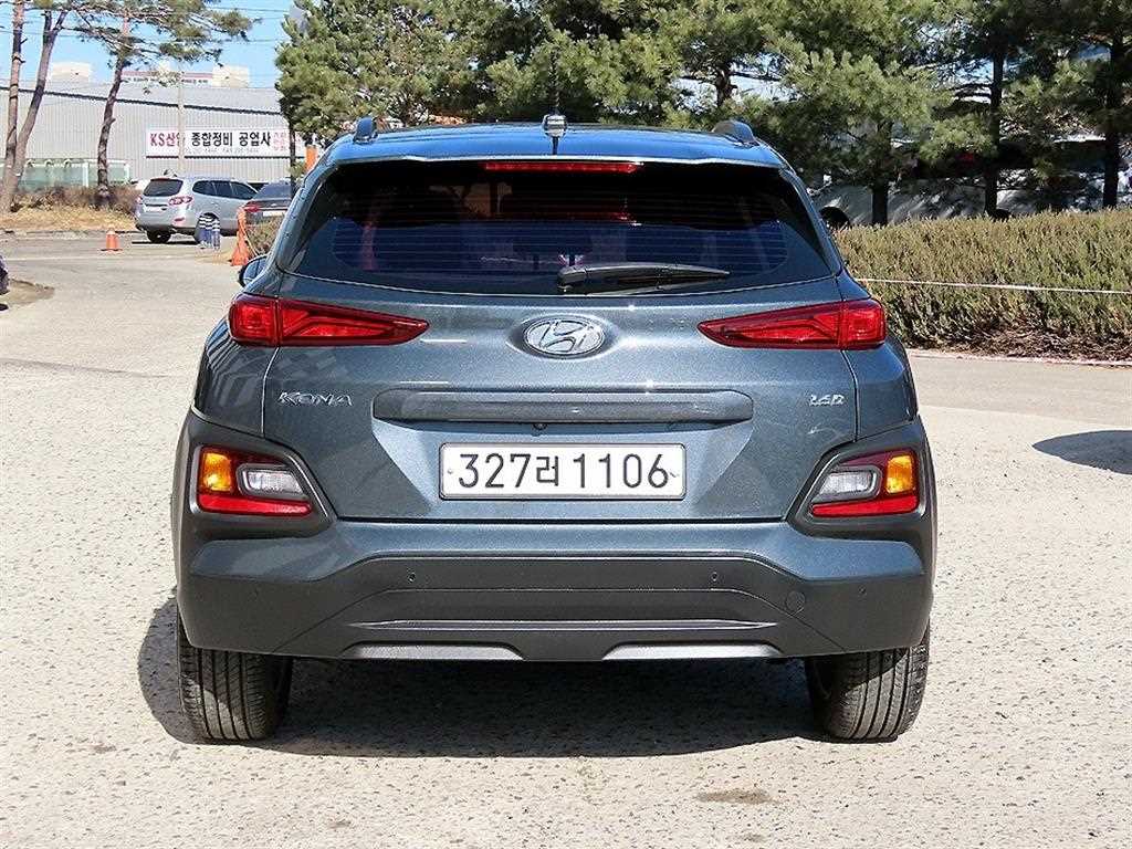 HYUNDAI Kona - Vista 4