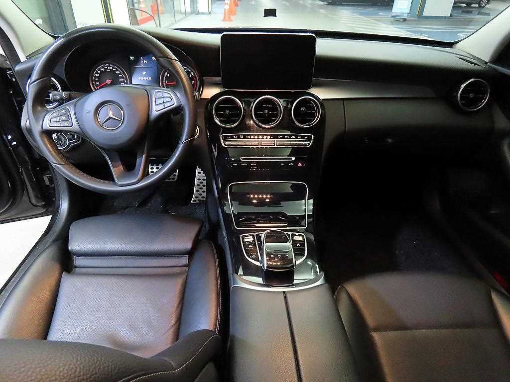 Mercedes Benz C Class - Vista 10