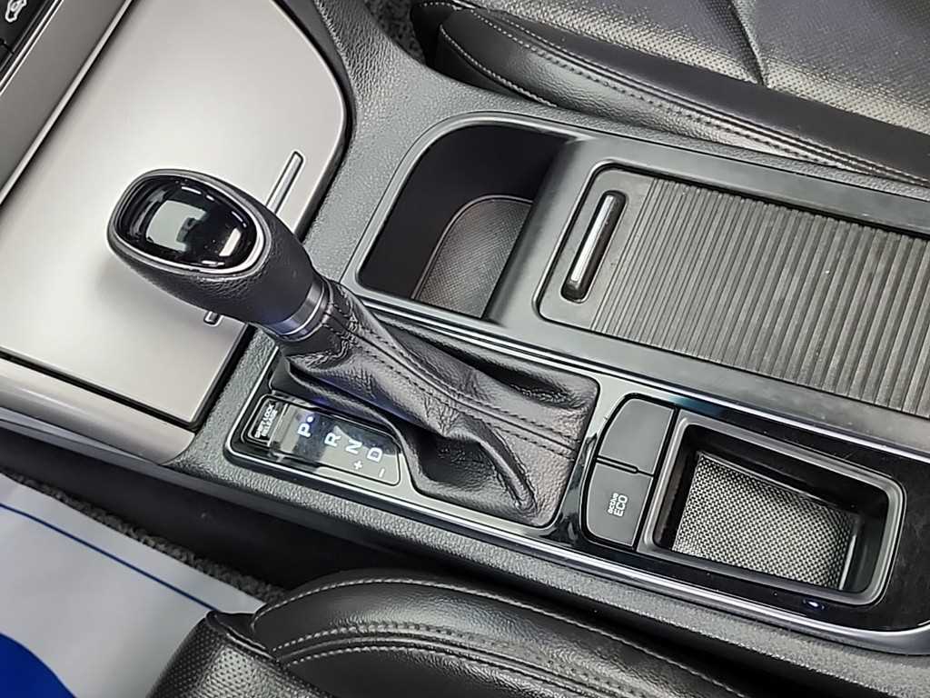 HYUNDAI Sonata - Vista 8