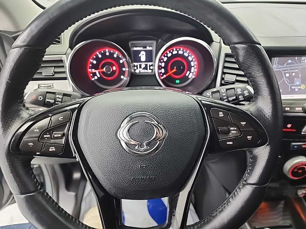 Ssangyong Tivoli - Vista 9