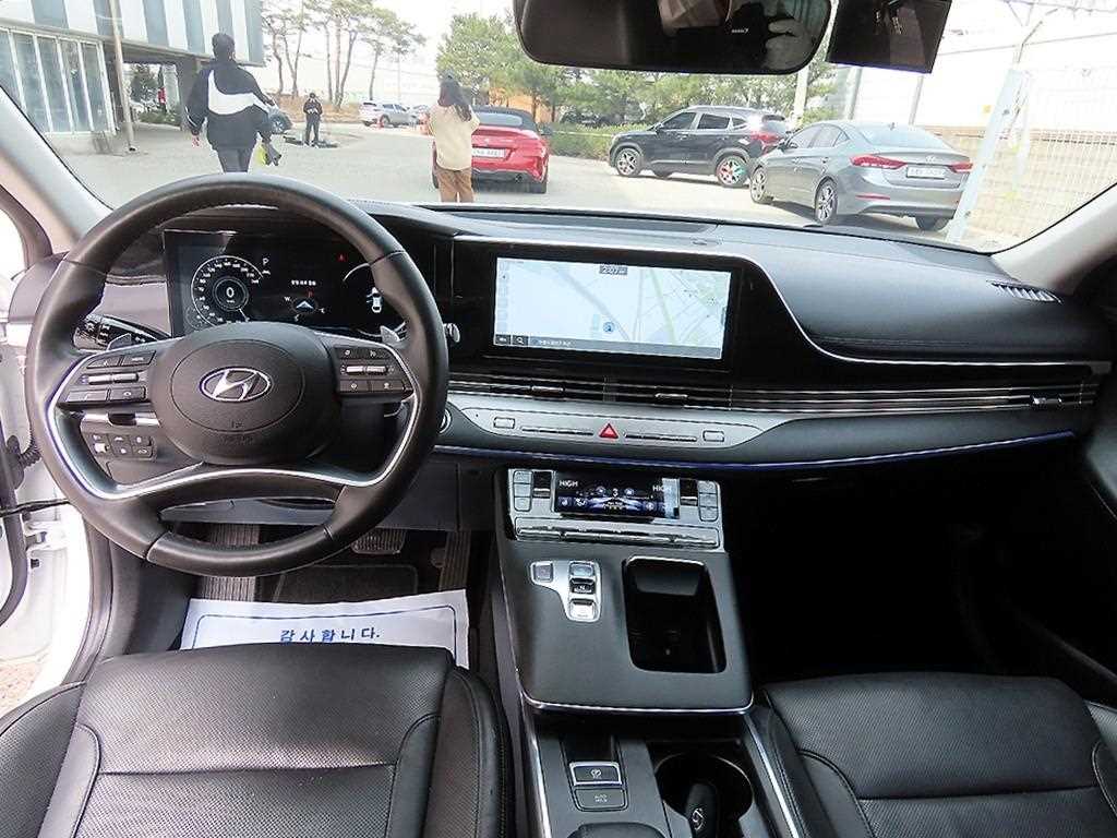 HYUNDAI Grandeur - Vista 7