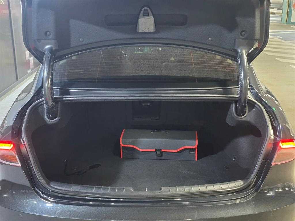 HYUNDAI Grandeur - Vista 5