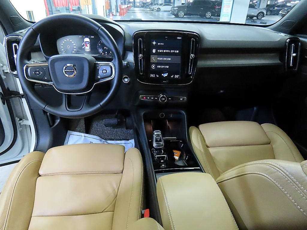 Volvo XC40 - Vista 10